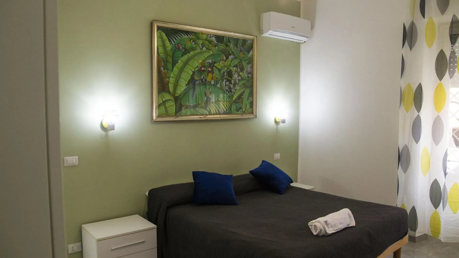 Hotel La Terrazza Di Stefy Acilia Affittacamere